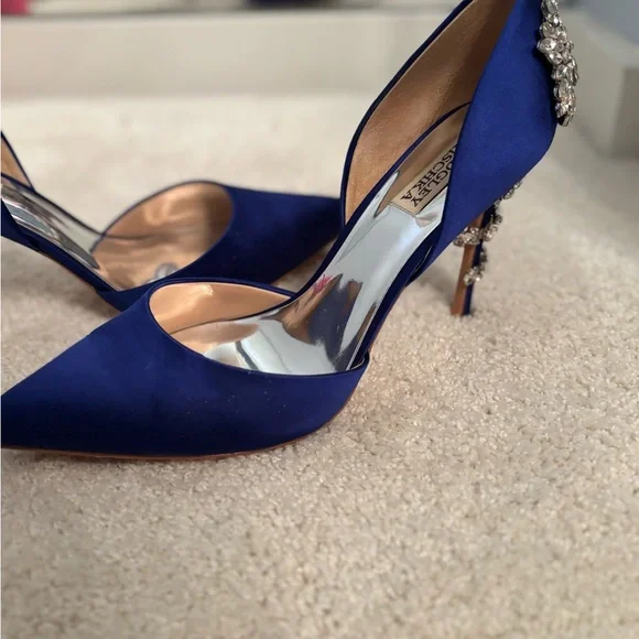 Badgley Mischka Elegant Blue Satin Women's Shoes with Crystal Embellishments - Picture 7 of 9
